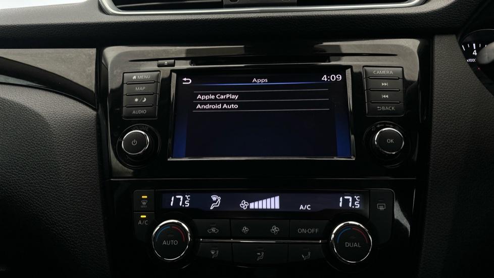 Apple Car Play & Android Auto