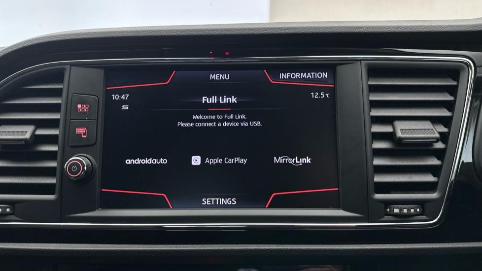 Apple Car Play & Android Auto