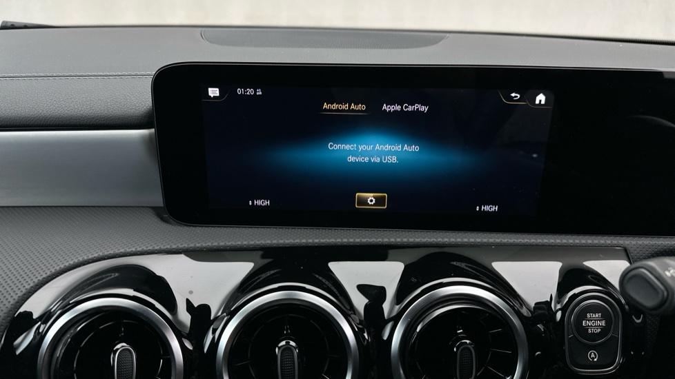 Apple Car Play & Android Auto