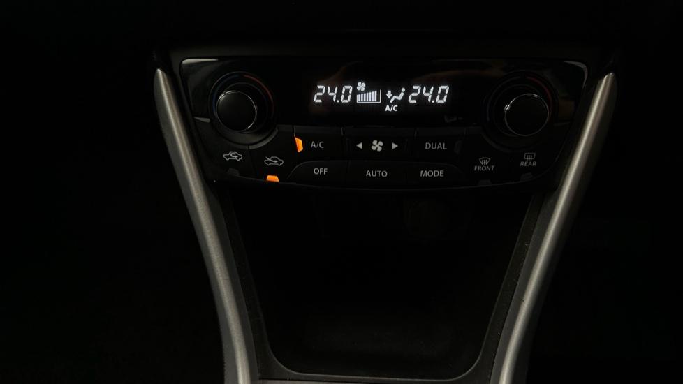 Air Conditioning /Dual Climate Control 