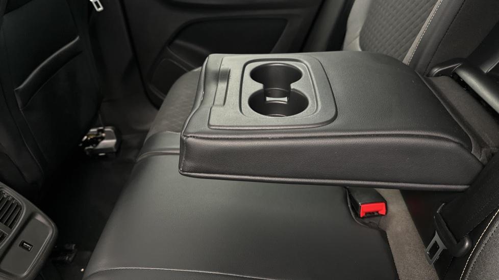 Rear Armrest/ Cup Holder