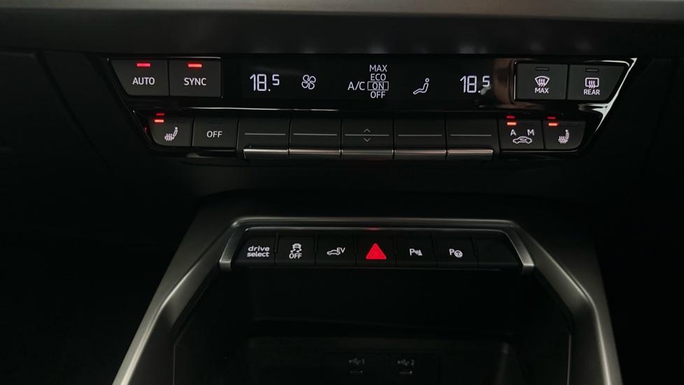 Air Conditioning /Dual Climate Control /Heated Seats 