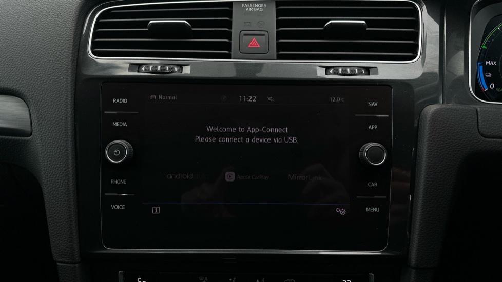 Apple Car Play & Android Auto