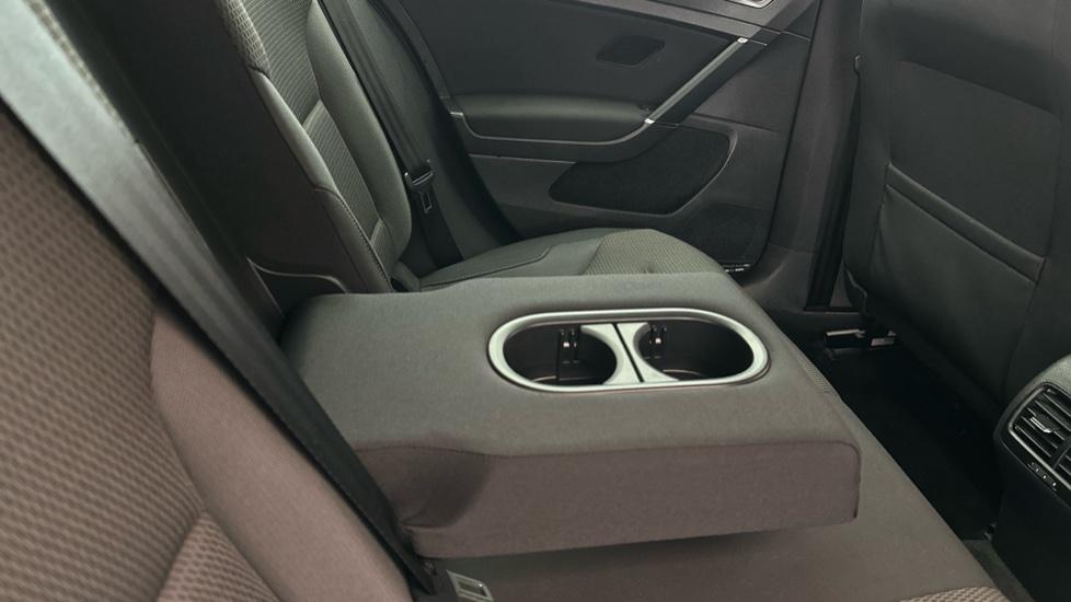 Rear Armrest/ Cup Holder