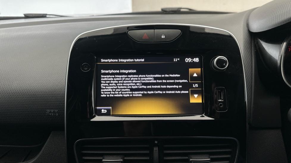 Apple Car Play & Android Auto