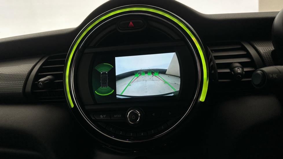 Park Pilot / Rear View Camera 