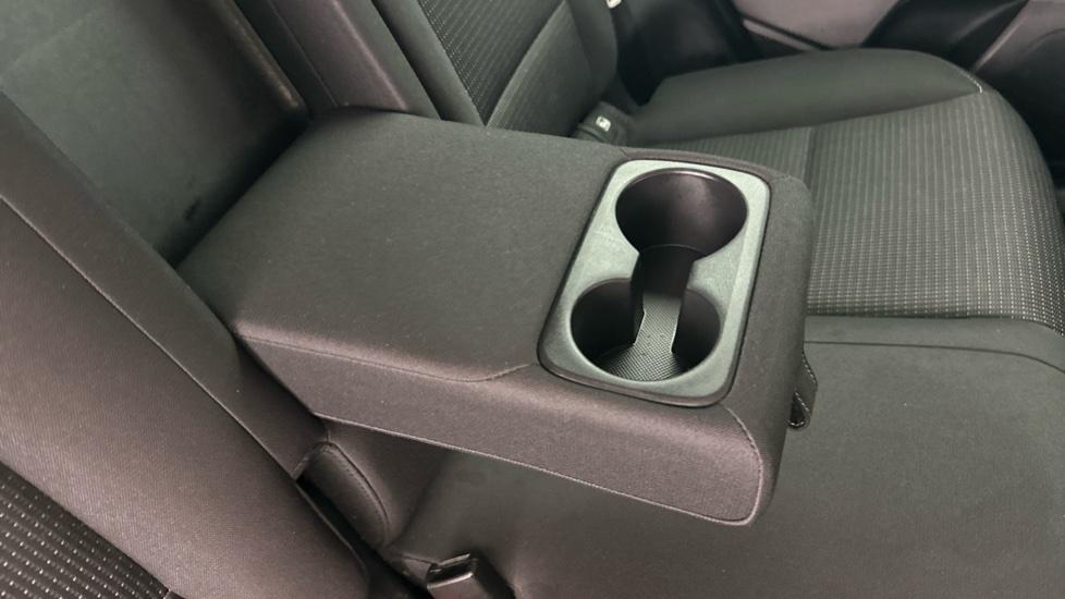 Rear Armrest/ Cup Holder