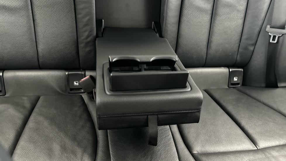 Rear Armrest/ Cup Holder