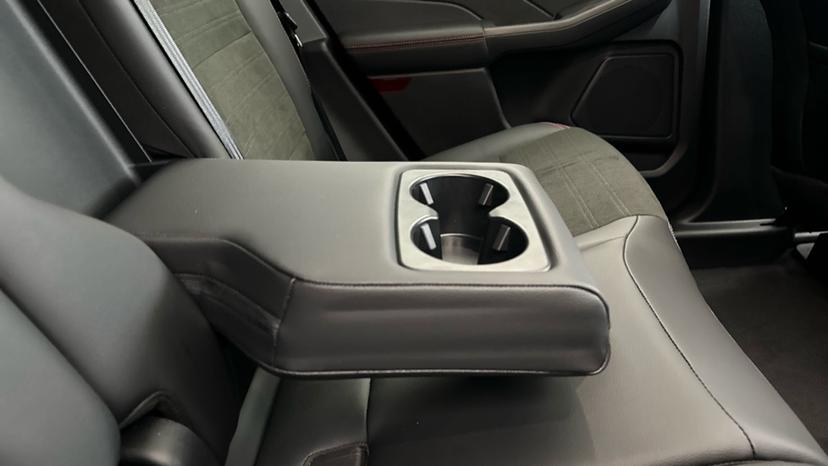 Rear Armrest/ Cup Holder