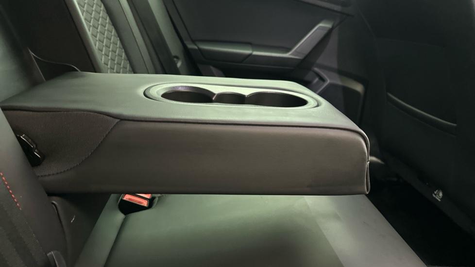 Rear Armrest/ Cup Holder