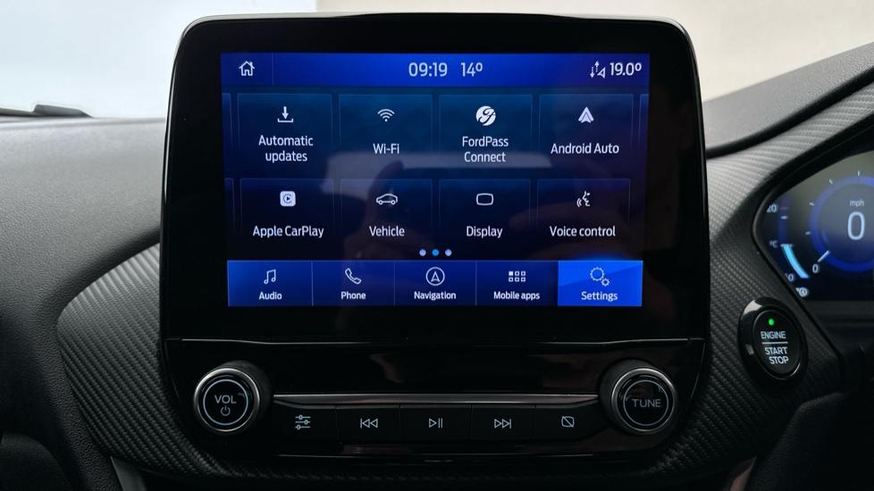 Apple Car Play & Android Auto