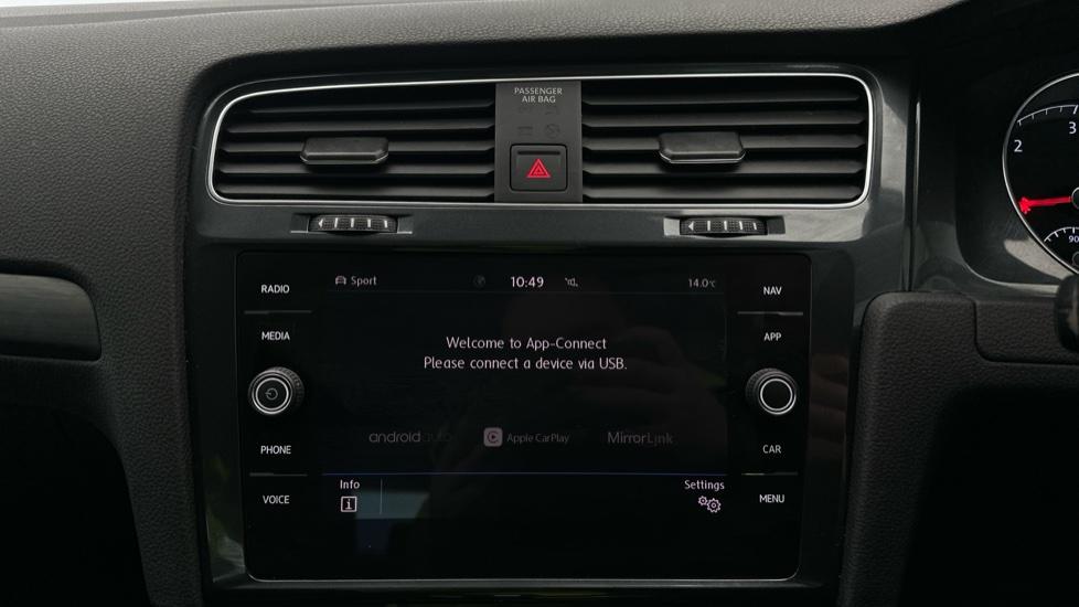 Apple Car Play & Android Auto