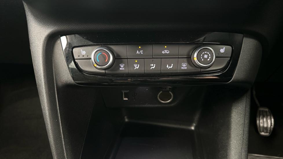 Air Conditioning / Heated Seats 