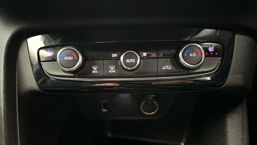 Air Conditioning /Heated Seats 