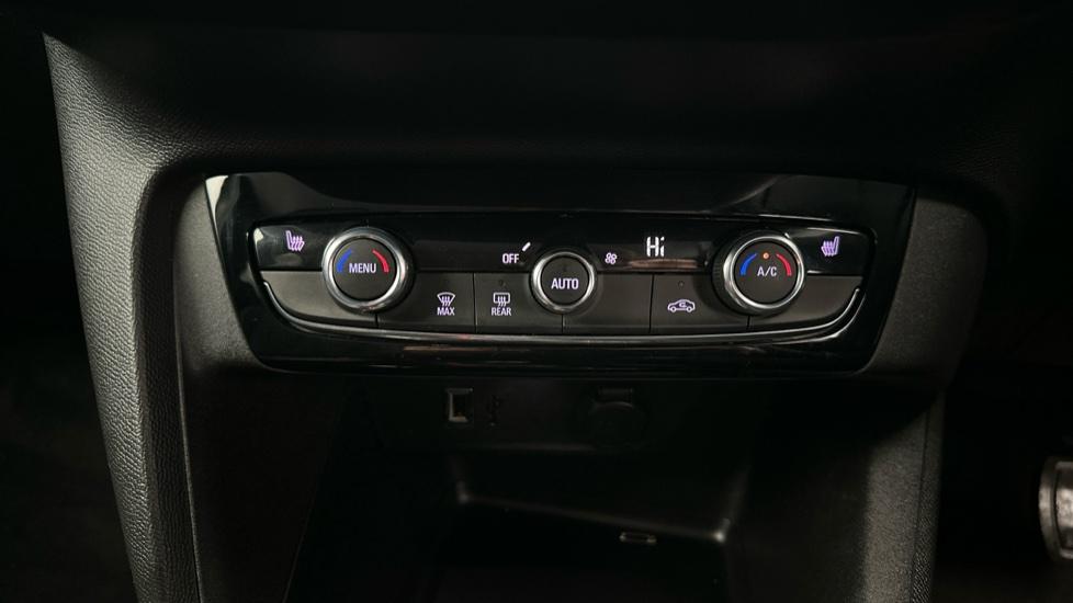 Air Conditioning /Dual Climate Control /Heated Seats 