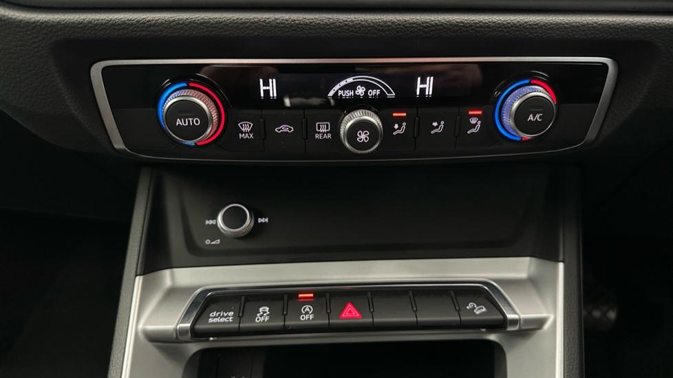 Air Conditioning /Dual Climate Control /Auto Stop/Start 