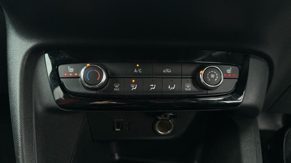 Air Conditioning /Heated Seats 