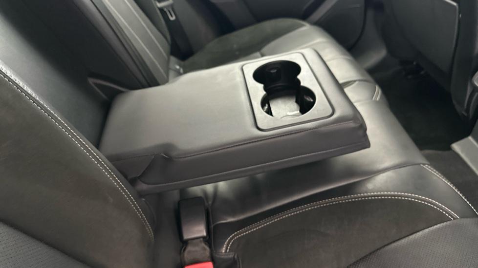 Rear Armrest/ Cup Holder