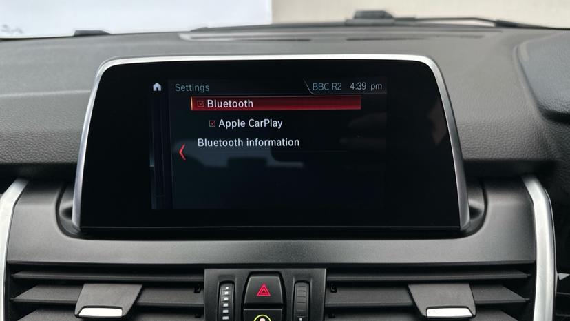 Bluetooth / Apple CarPlay 