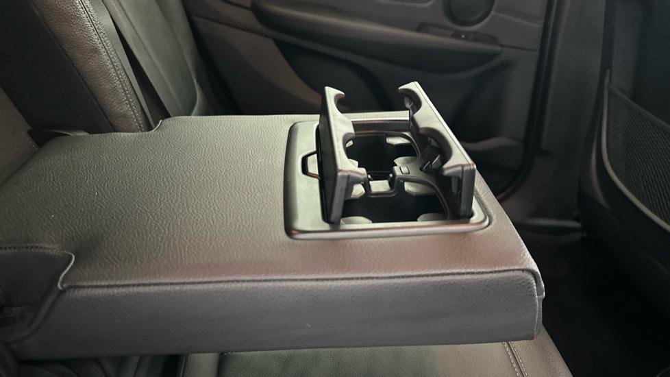 Rear Armrest/ Cup Holder