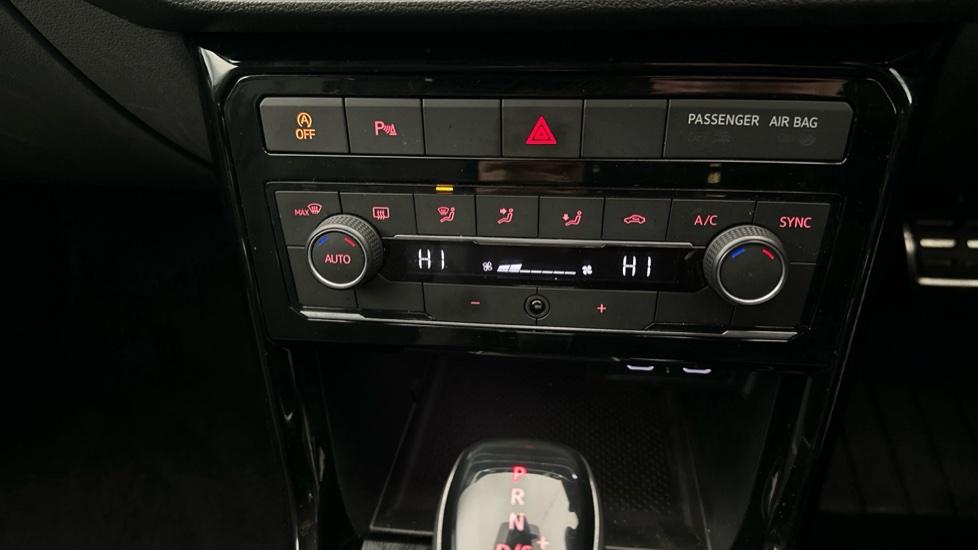 Auto Stop/Start/Air Conditioning /Dual Climate Control 