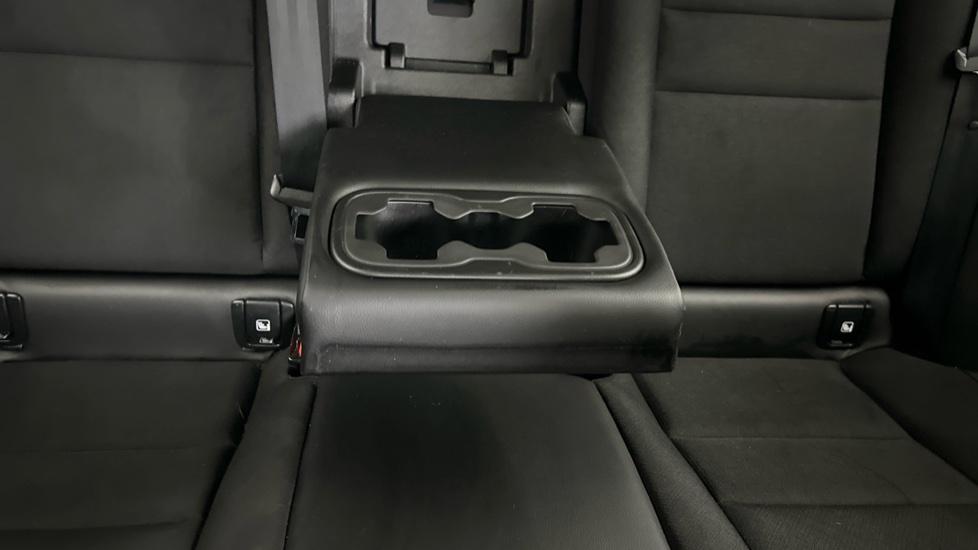 Rear Armrest/ Cup Holder