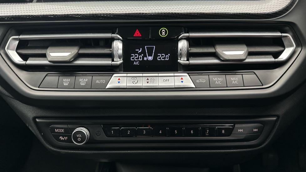 Dual Climate Control  / Air Conditioning 