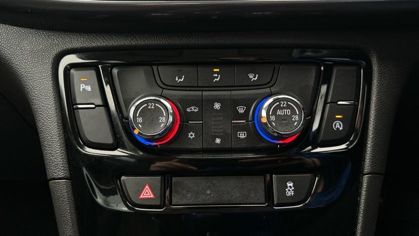 Air Conditioning /Dual Climate Control /Auto Stop/Start 