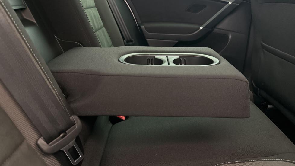 Rear Armrest/ Cup Holder