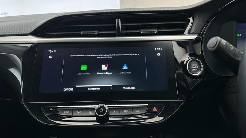 Apple CarPlay / Android Auto 