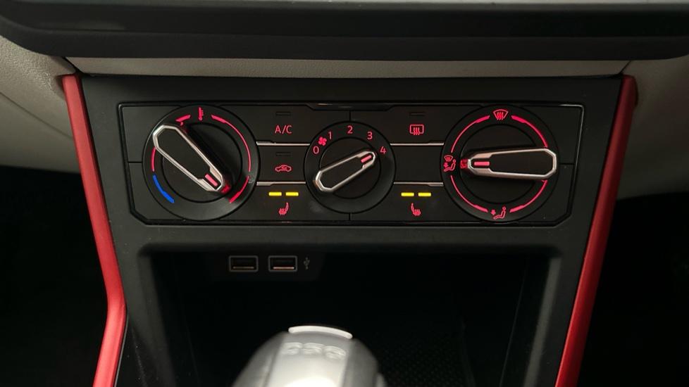 Air Conditioning /Heated Seats 