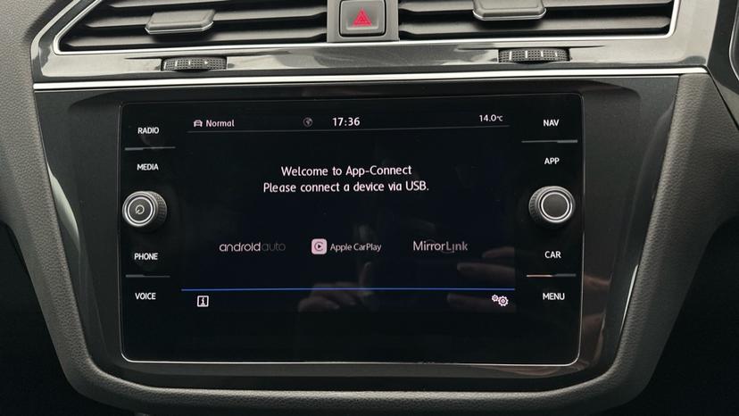 Apple Car Play & Android Auto