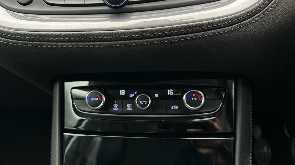 Air Conditioning /Dual Climate Control 