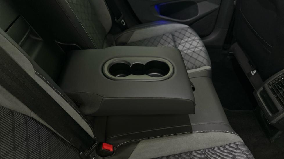 Rear Armrest/ Cup Holder