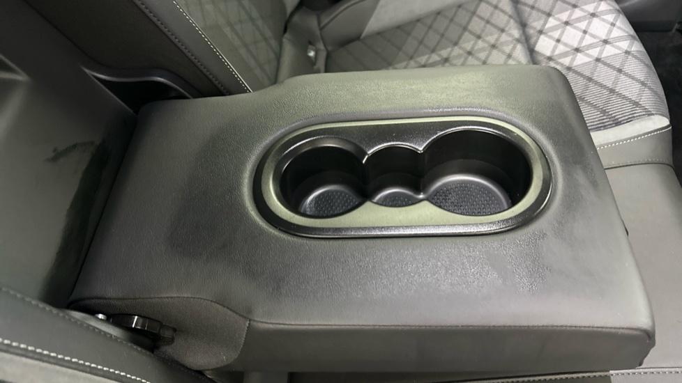 Rear Armrest/ Cup Holder