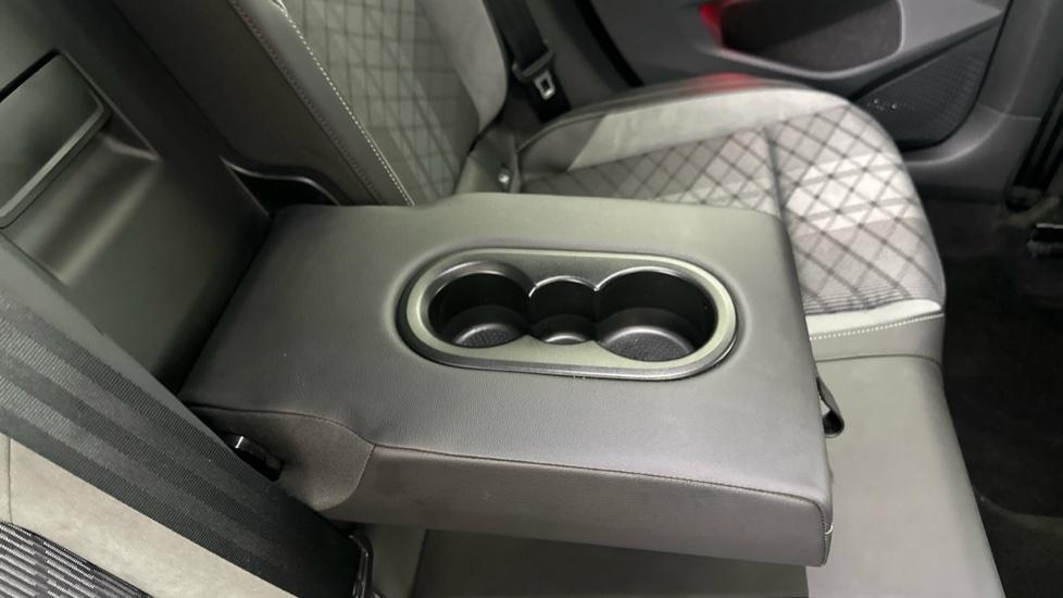 Rear Armrest/ Cup Holder