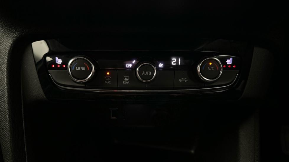 Air Conditioning /Dual Climate Control /Heated Seats 