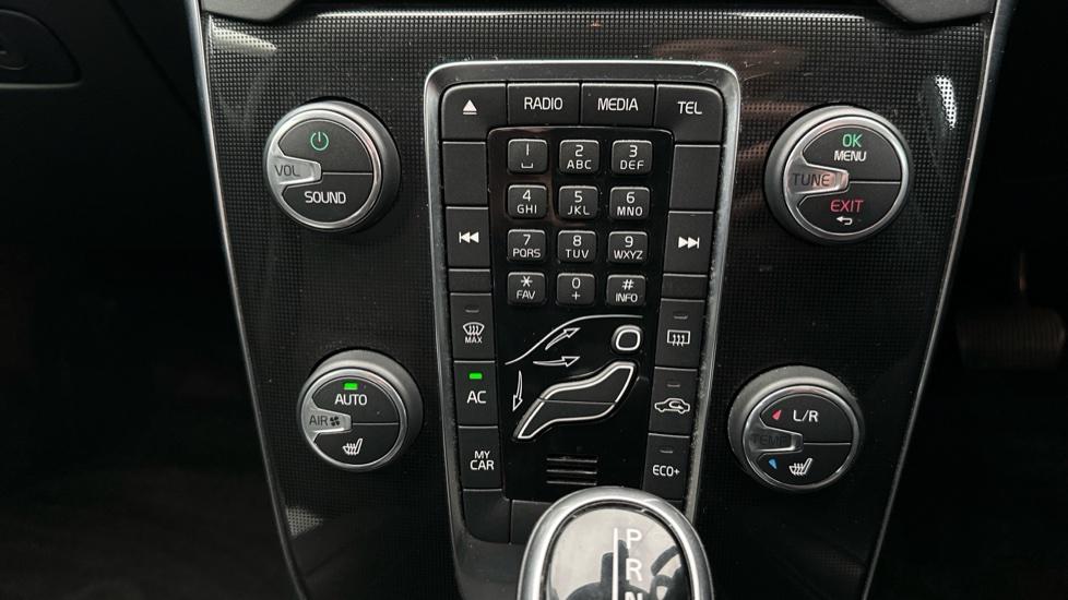 Air Conditioning /Dual Climate Control /Heated Seats 