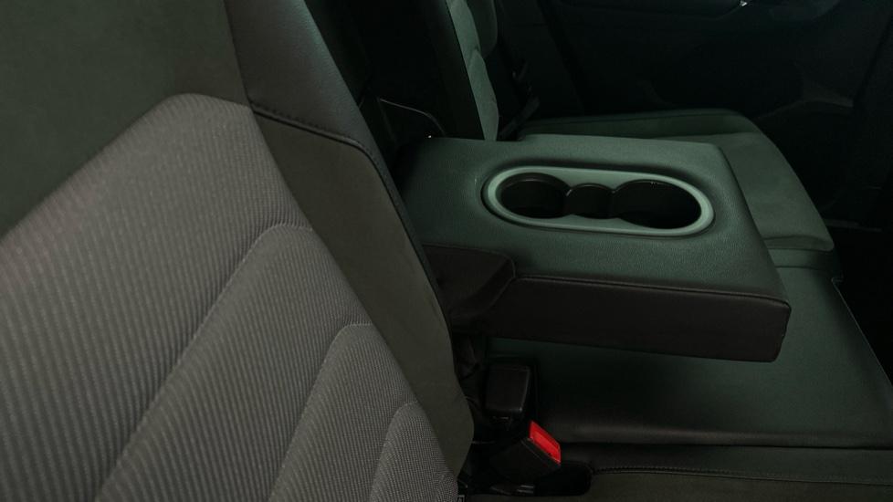 Rear Armrest/ Cup Holder