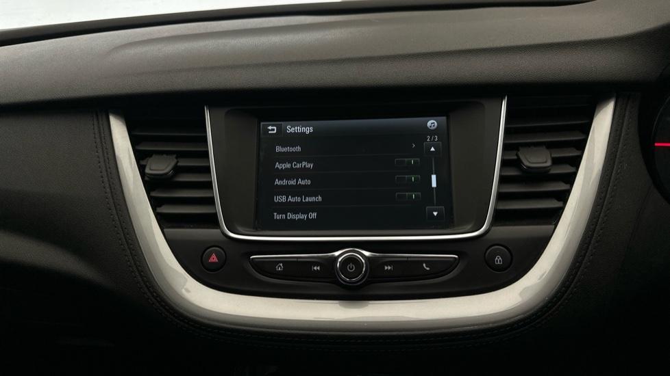 Apple Car Play & Android Auto