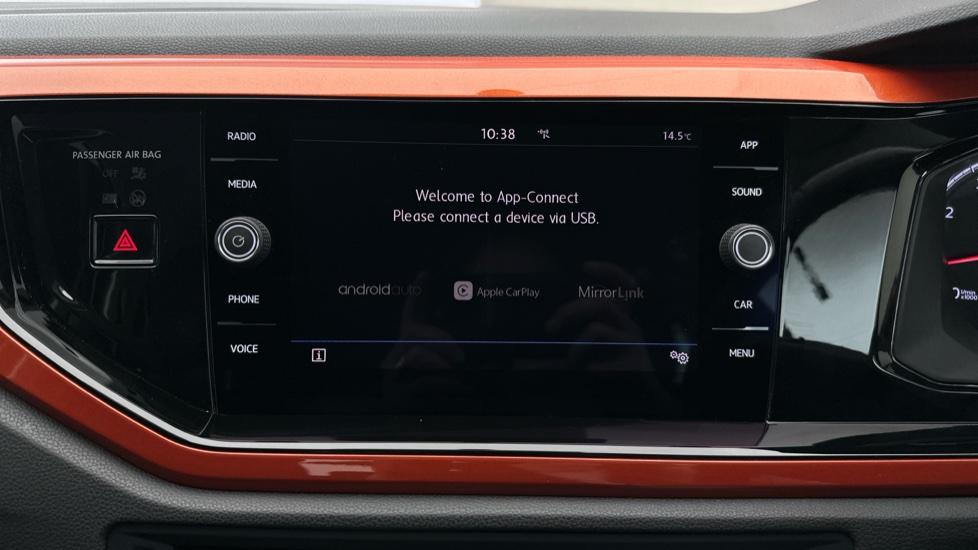 Apple Car Play & Android Auto