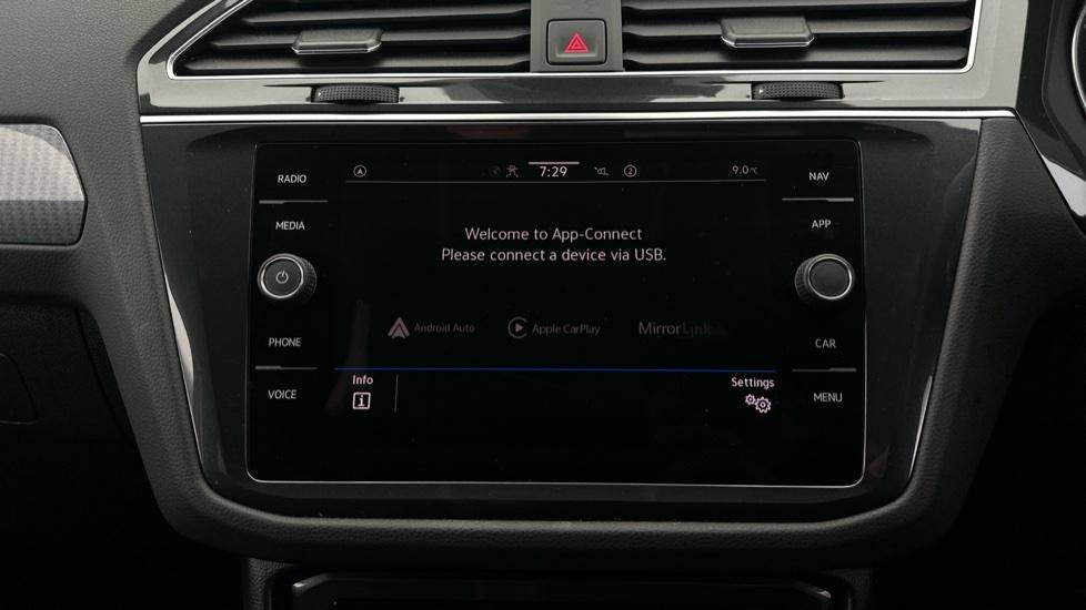 Apple Car Play & Android Auto