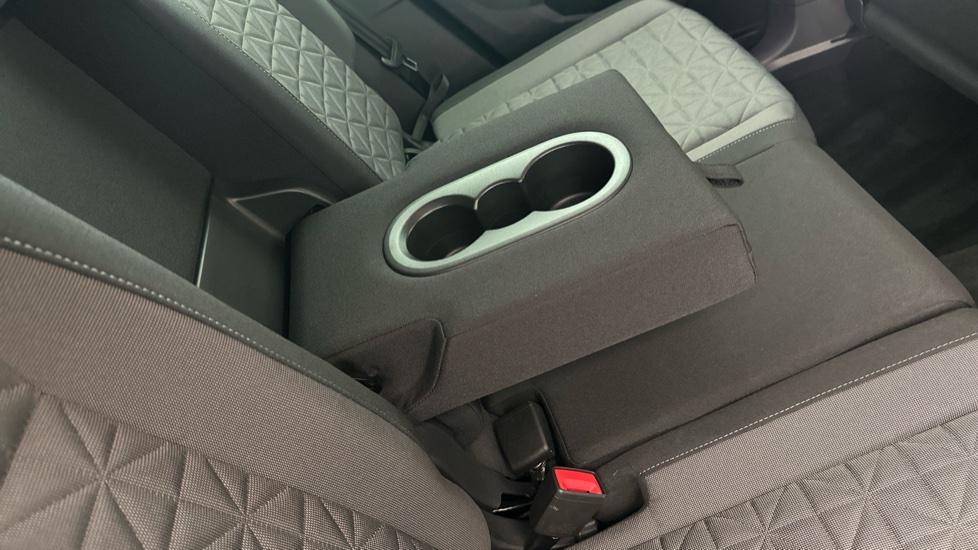 Rear Armrest/ Cup Holder