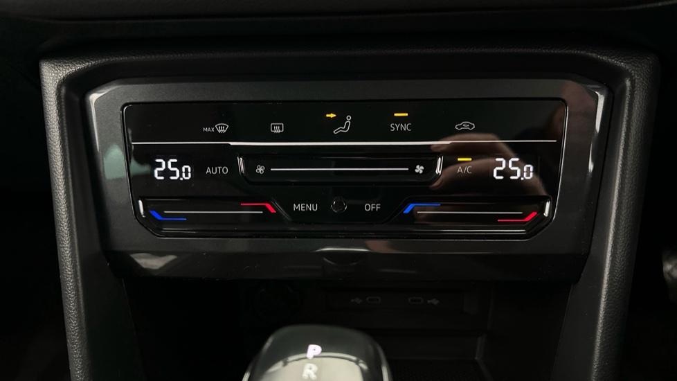 Dual Climate Control / Air Conditioning 