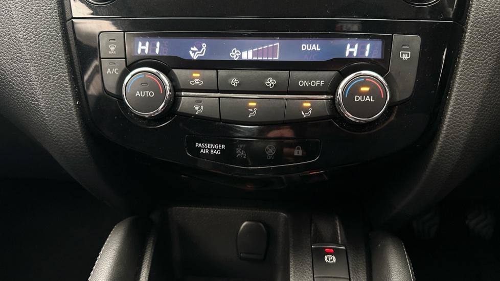 Dual Climate Control / Air Conditioning 