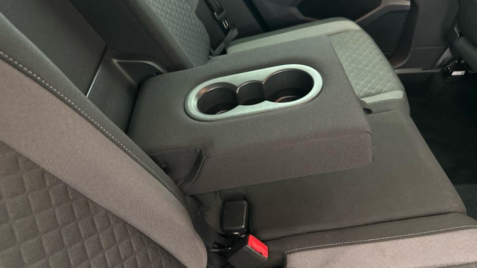 Rear Armrest/ Cup Holder