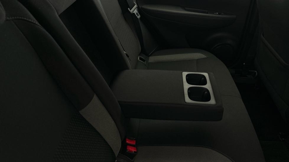 Rear Armrest/ Cup Holder