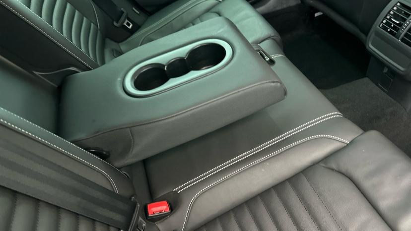 Rear Armrest/ Cup Holder