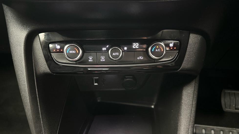 Air Conditioning  / Heated Seats 