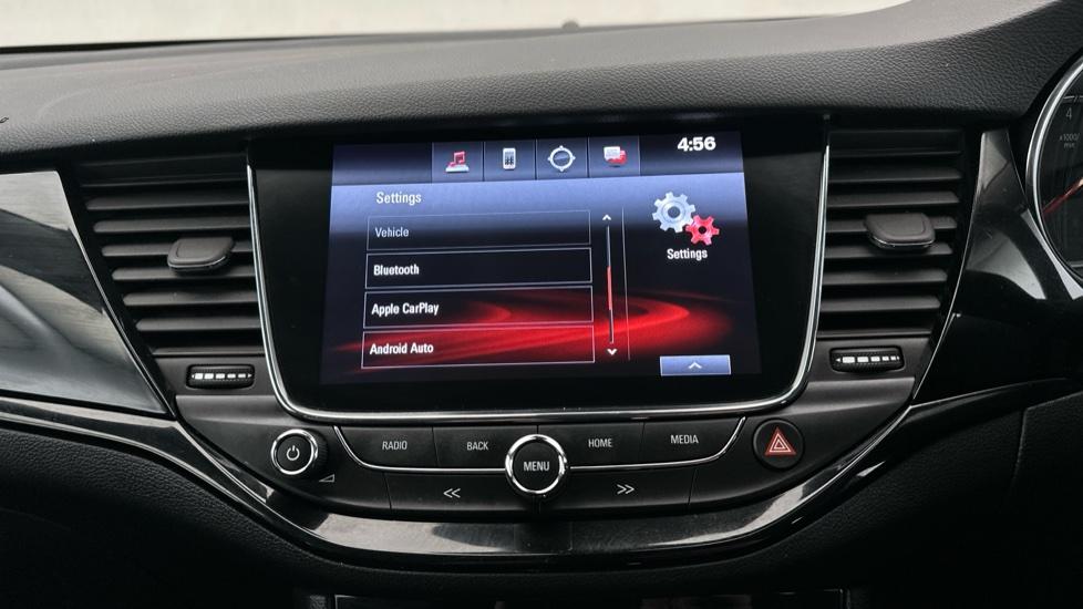 Apple Car Play & Android Auto